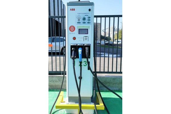 Adapter GBT - CHAdeMO for fast charging of electric vehicles from China