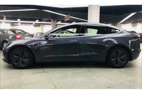 Tesla Model 3 electric car (Standard range)